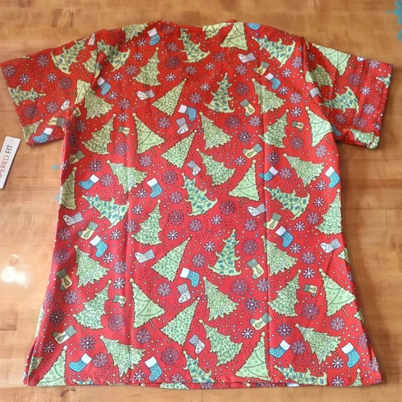 Women's Size Large (14-16) Scrubaid Tapered Fit Scrub Top Christmas Tree Patte - Picture 2 of 3